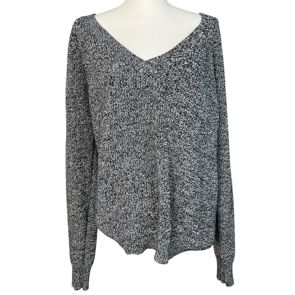 BCBGMaxAzria V-Neck Long Sleeve Black White Women’s Sweater Size Large